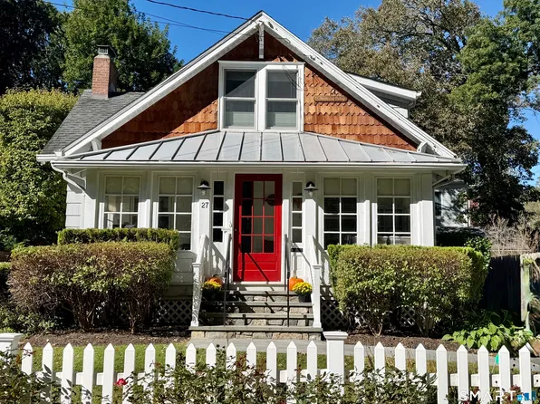 27 Lakeside Avenue, Darien, CT 06820