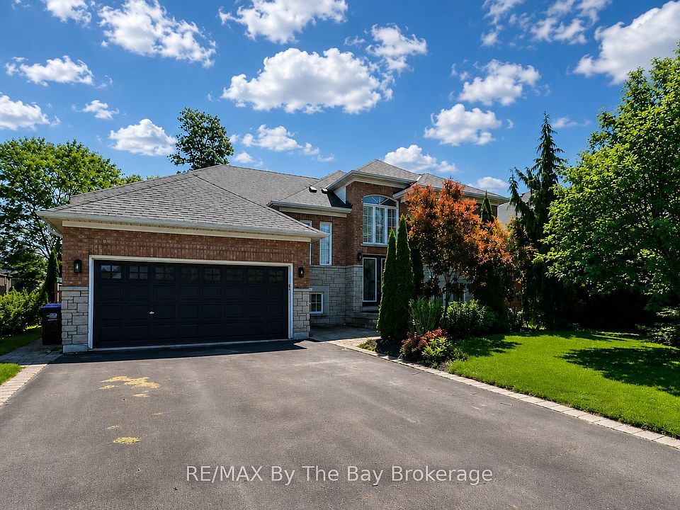 1st image of 121 Royal Beech Dr