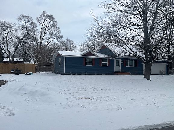 3rd image of 4720 Lake Grove Dr