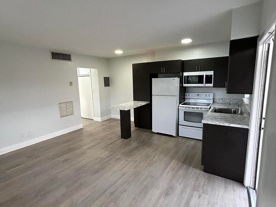 1st image of 2545 Taft St #205