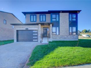 171 Otterbein Rd, Kitchener, ON N2B0A8