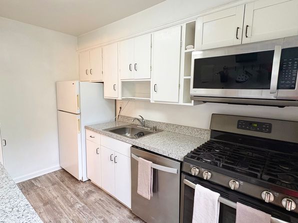 6615 E Wakefield Dr APT B2
