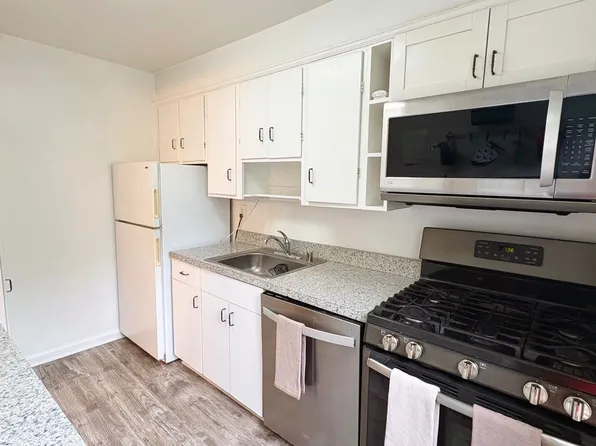 6615 E Wakefield Dr APT B2, Alexandria, VA 22307