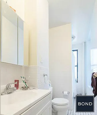 Rented by Bond New York | media 25