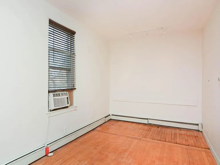 3937 N Wayne Ave #2R — Photo 6