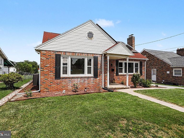 Listing photo 3