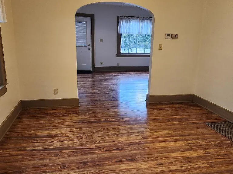 1737 20th St — Photo 3