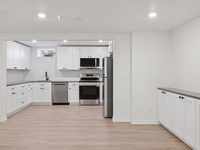 601 Main St NE #3 — Photo 1