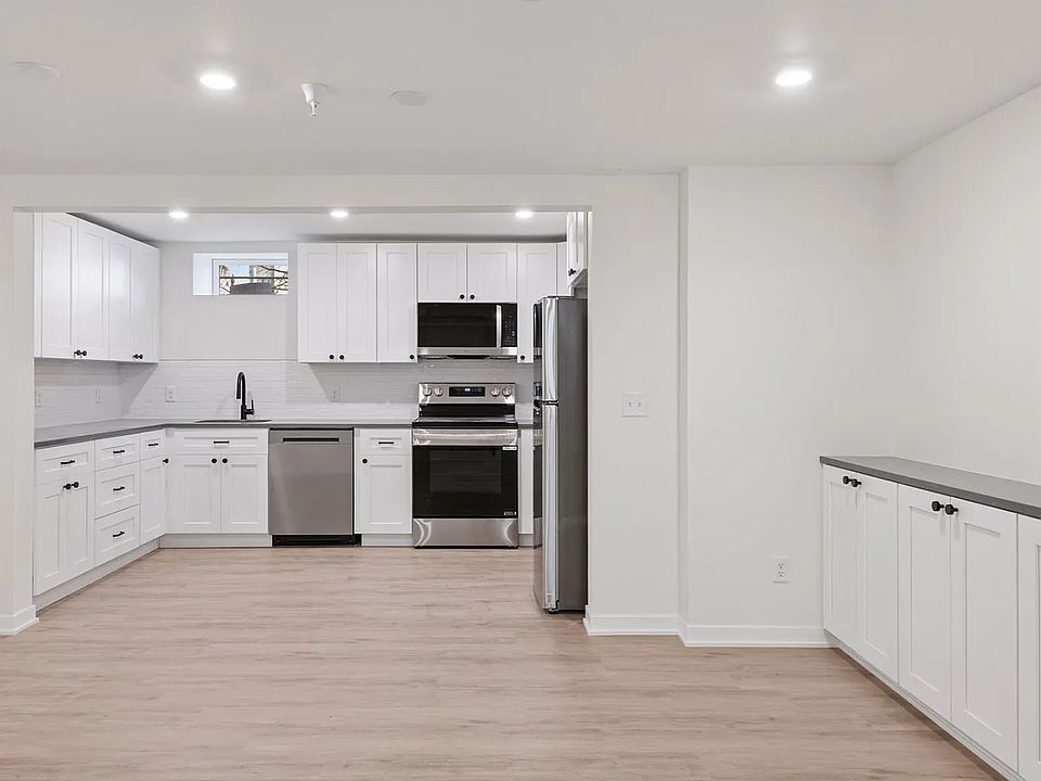 1st image of 601 Main St NE #3
