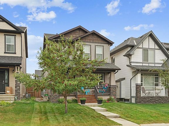 2nd image of 44 W Legacy Cres SE