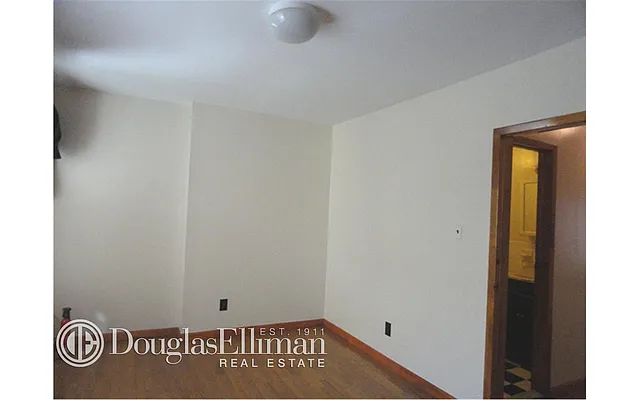 Sold by Douglas Elliman | media 21