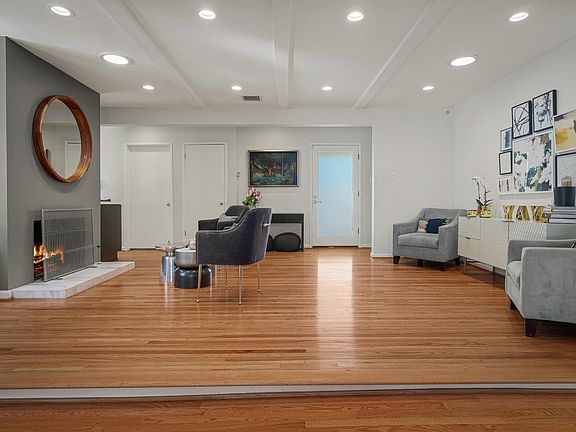 3rd image of 4720 Katherine Ave