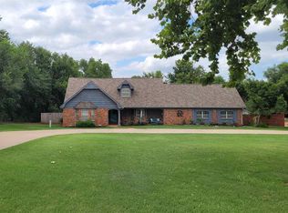 705 Wakefield Rd, Perry, OK 73077