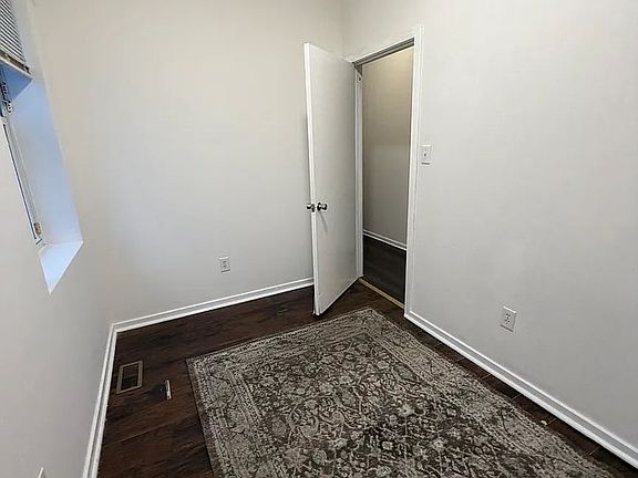 5th image of 1918 W Diamond St #1