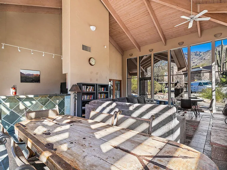 Building's Lounge