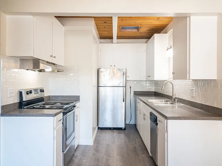 11 S Knoll Rd #17 — Photo 6