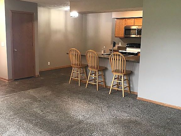 3rd image of 535 Lamont Dr