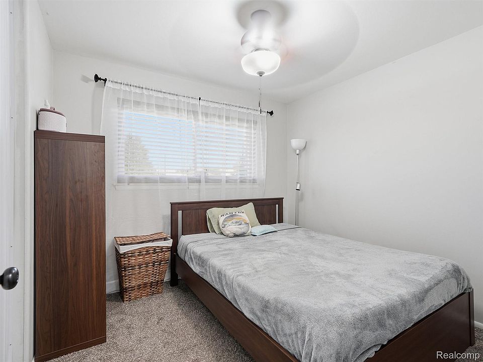 15317 Green Lane Ave, photo 14