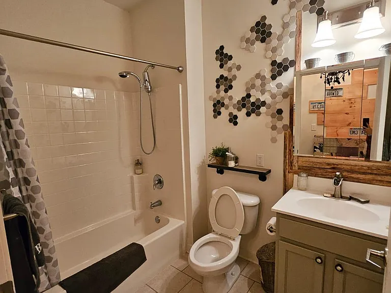 Full Bathroom