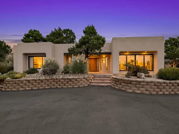 655 Roadrunner Ln NE, Albuquerque, NM 87122