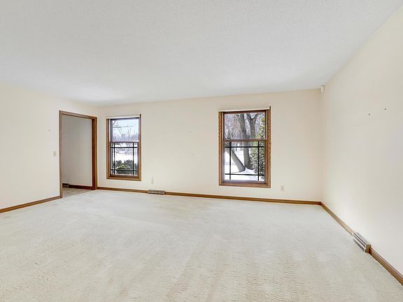 5th image of 15800 Seaton Pl