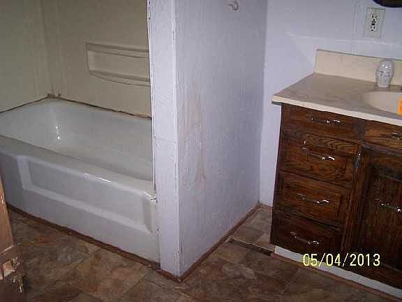 5th image of 306 W 7th St