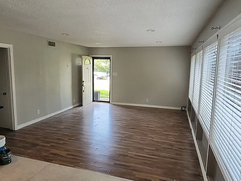 1125 Bowman St — Photo 10