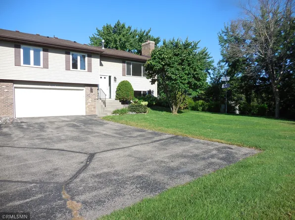 10374 Balsam Ln, Eden Prairie, MN 55347