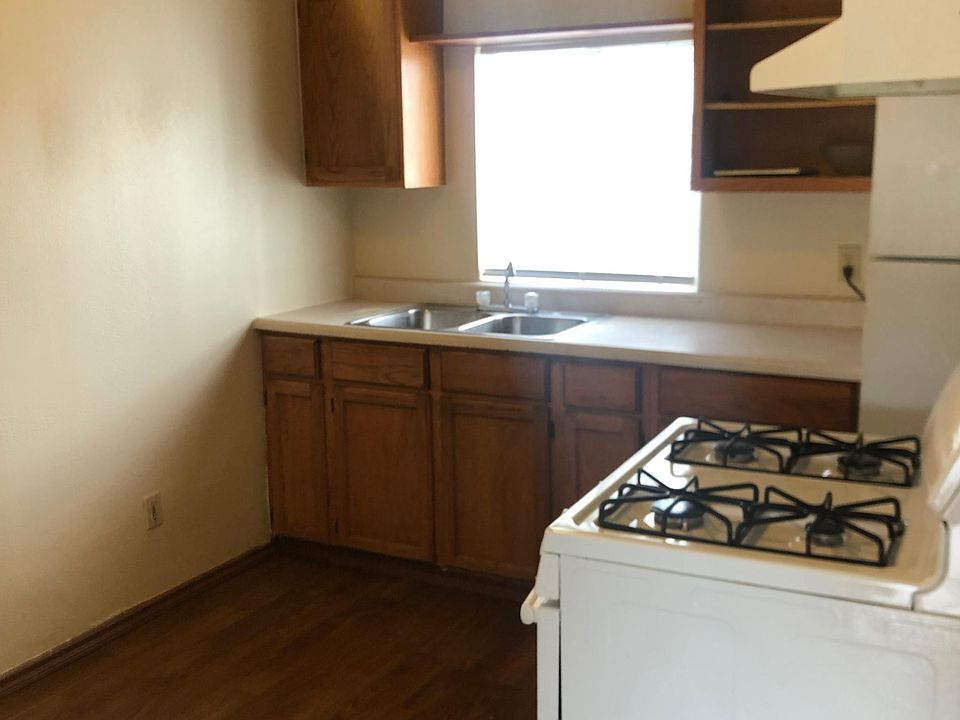 2nd image of 1211 Altheimer St #B
