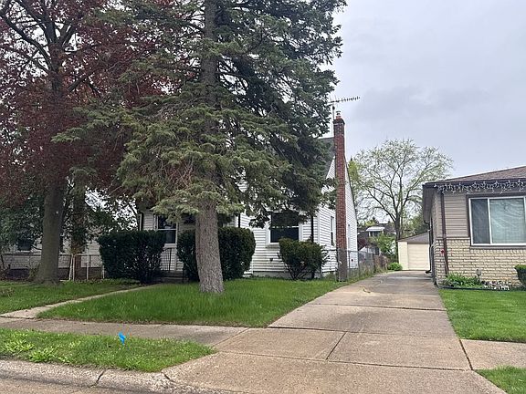 2nd image of 16426 Manchester Ave