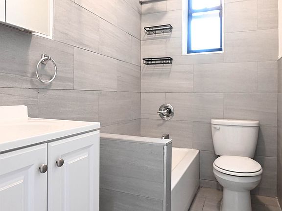 2nd image of 3017 34th St APT 4B