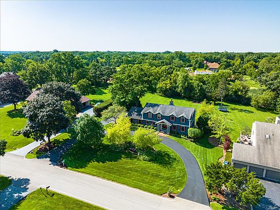 2nd image of 135 Harbor Dr