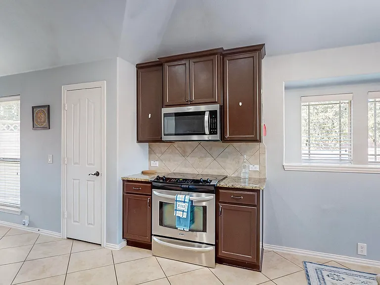 6904 Dream Dust Dr — Photo 26