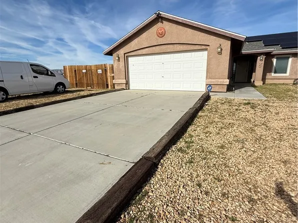 8825 Xavier Ave, California City, CA 93505