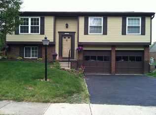 3166 Pinnacle Park Dr, Dayton, OH 45439