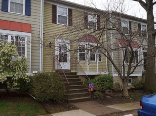 9859 Oakdale Woods Ct, Vienna, VA 22181