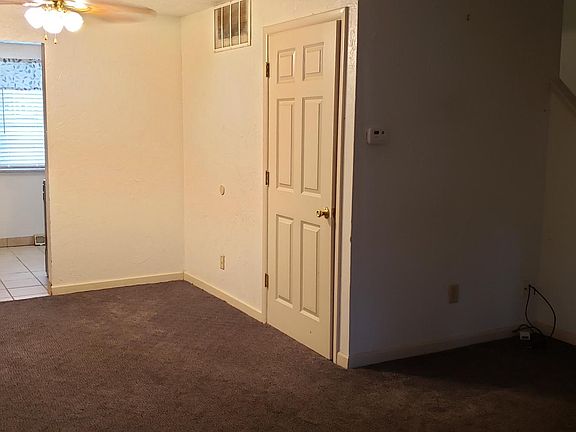 4th image of 23930 Banbury Cir #4D