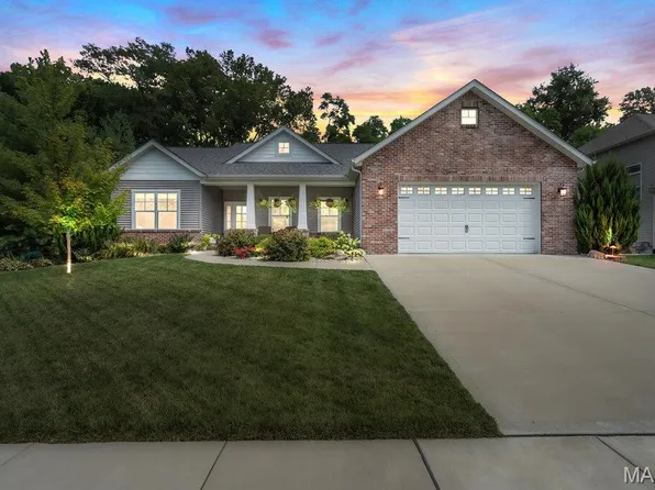 8913 Wheat Dr, Troy, IL 62294