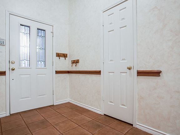 3rd image of 3304 Owens Blvd