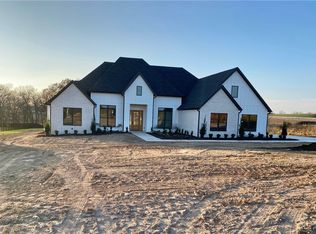 241 Fawn Way, Elm Springs, AR 72762