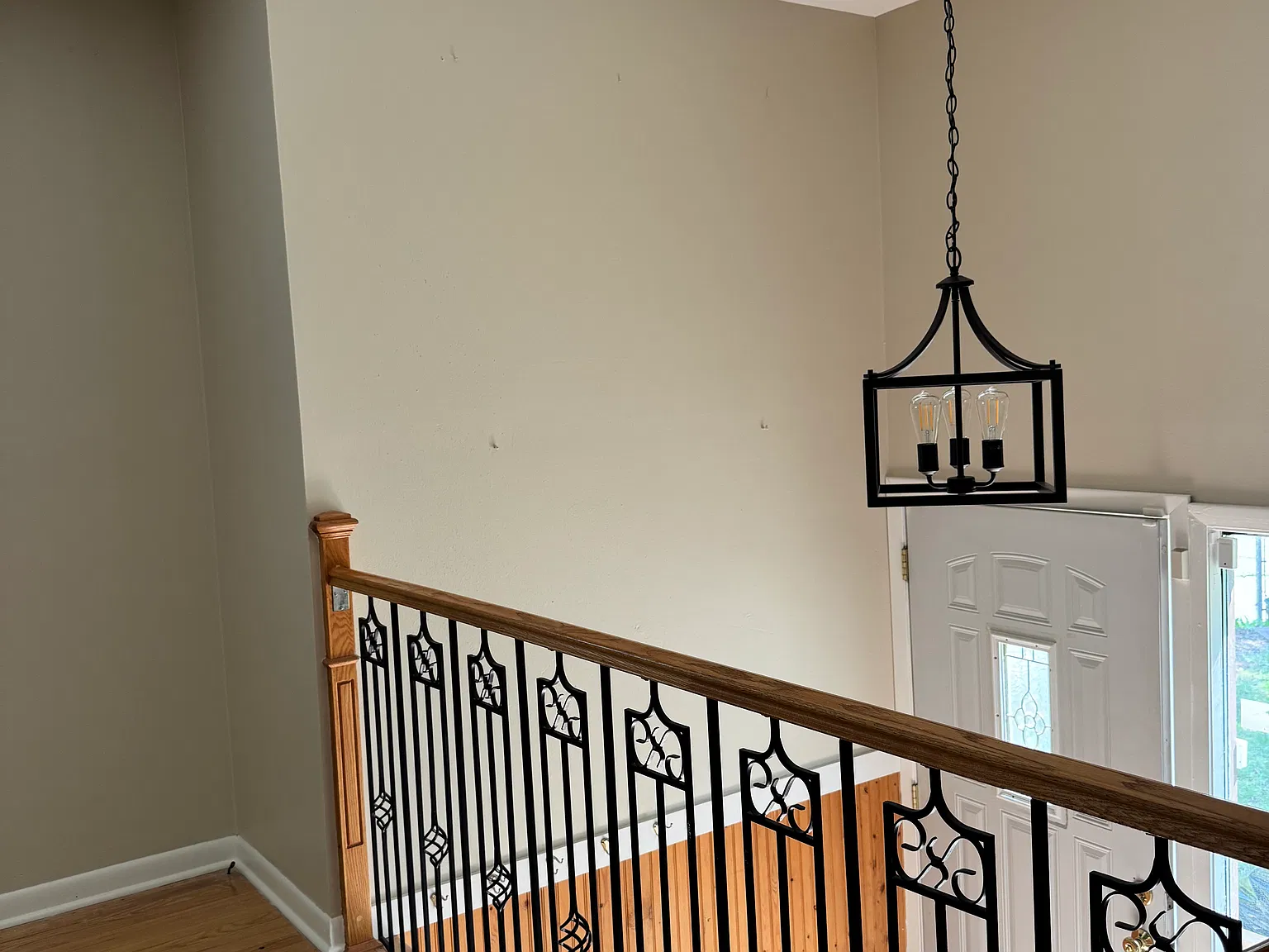 3 bed, 1400 sqft, $2,200 — Photo 2