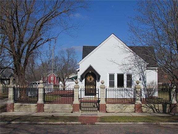 2nd image of 1460 Logan St