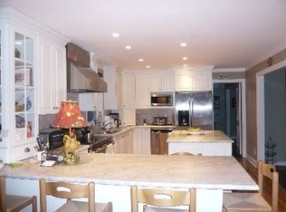 4 Lynda Ct, East Hampton, NY 11937