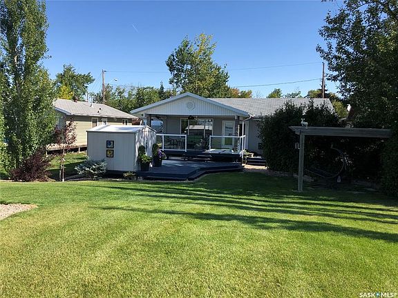 2nd image of 115 Lakeside DRIVE