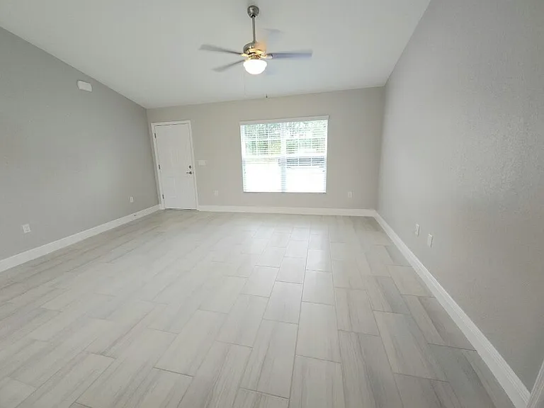 16318 SW 17th Ave — Photo 4