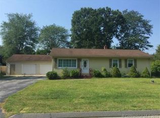 11 North St, Plainfield, CT 06374