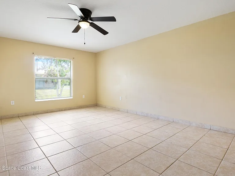 1406 Martinez St SE — Photo 11
