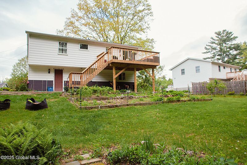 2nd image of 31 Whipple Tree Road