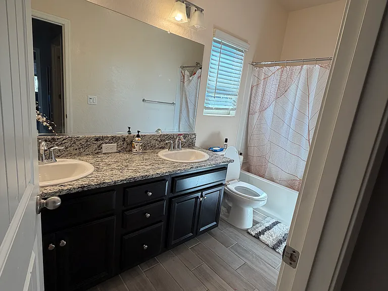 3486 N Clover Ave — Photo 6