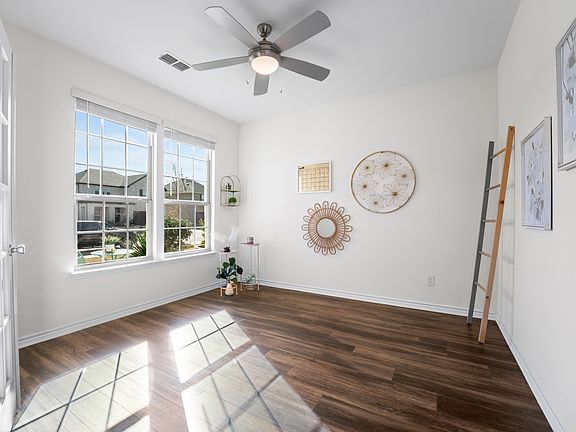 3rd image of 3609 Keechi Creek Dr